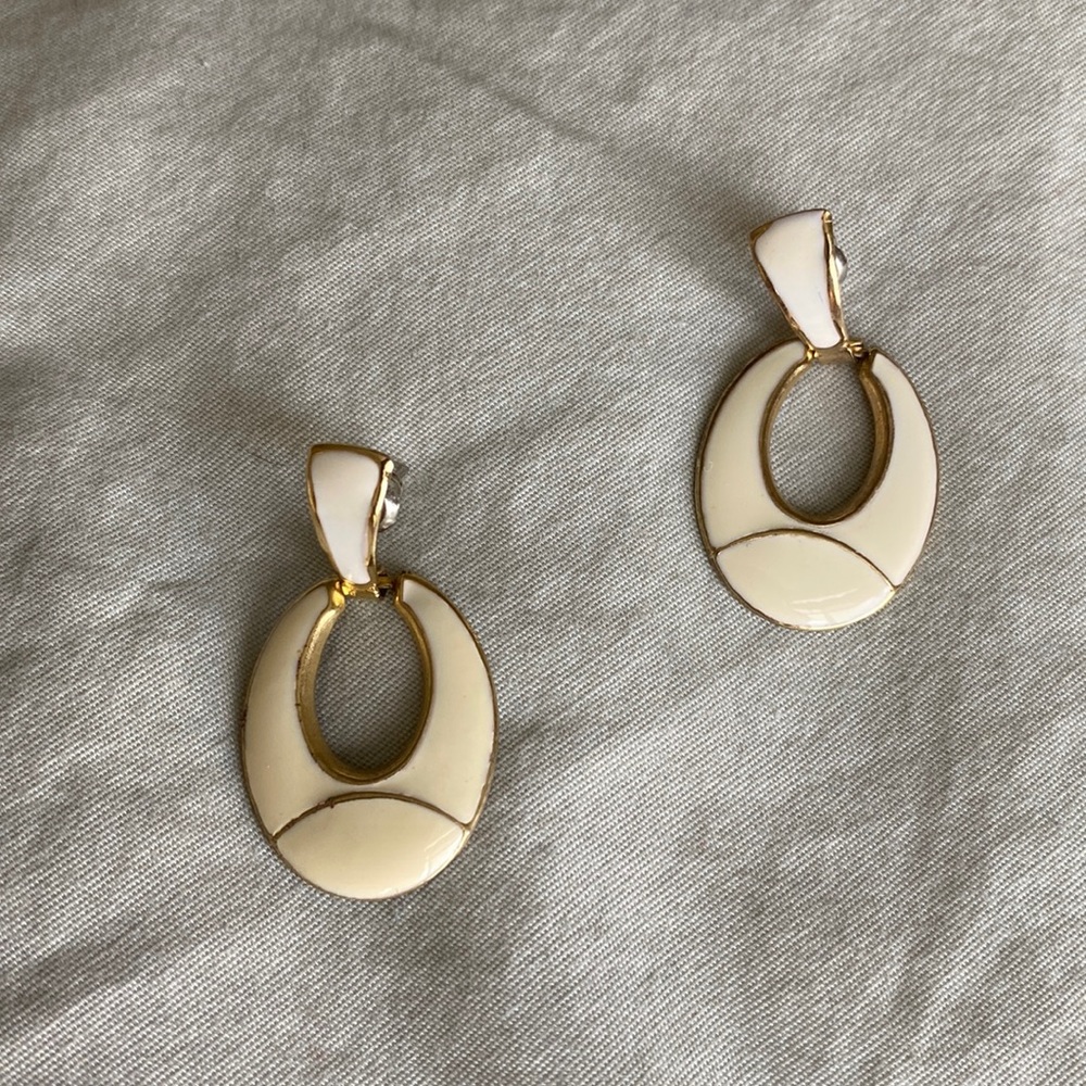 Vintage 60s White Cream Enamel Gold Hanging Hoop Earrings